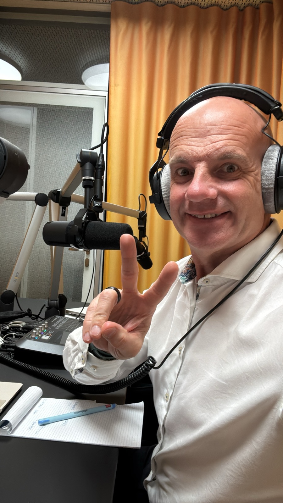 Thorsten Enderlin in the podcast studio